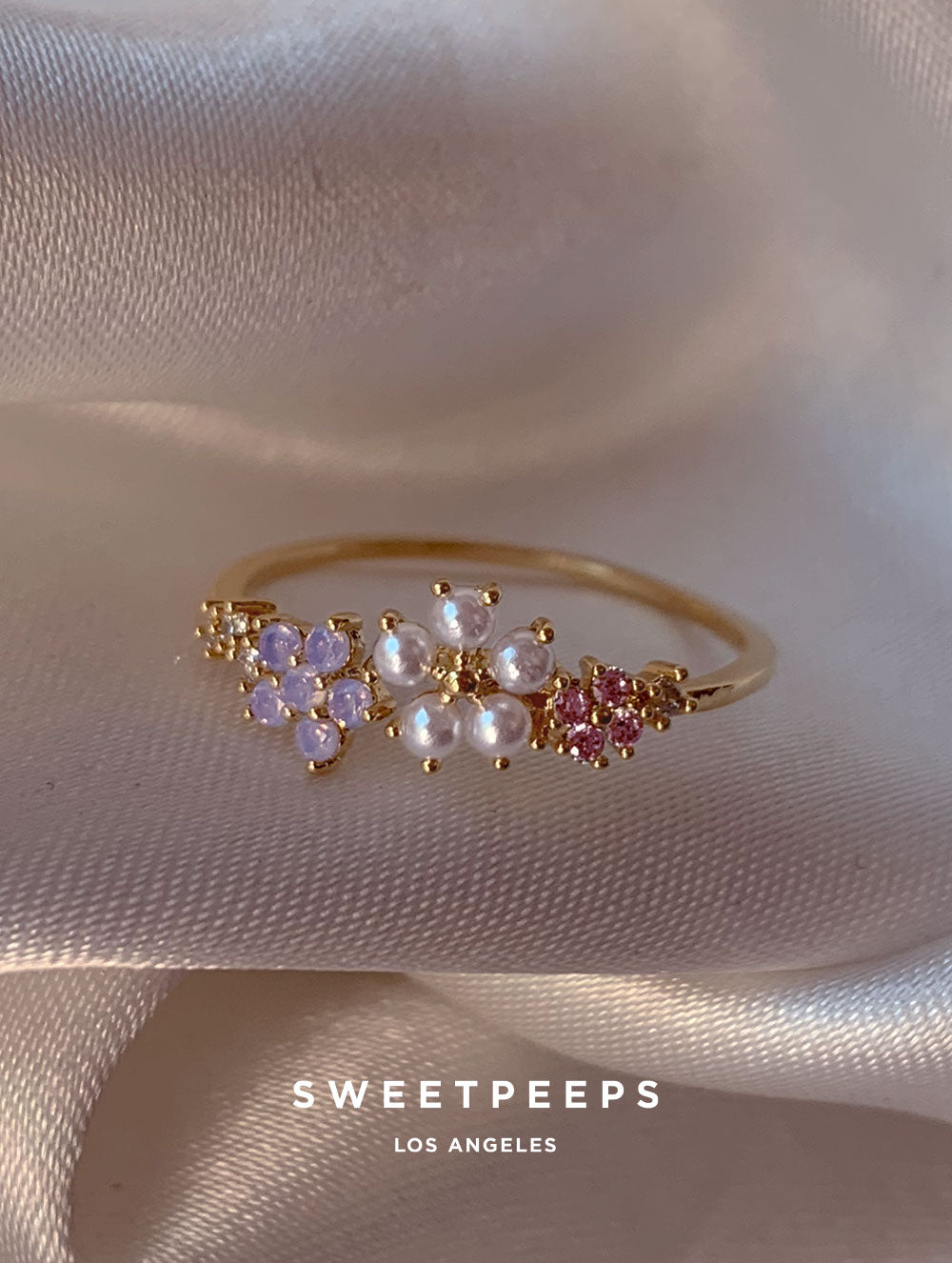 Daisy Pearlescent Stones Ring