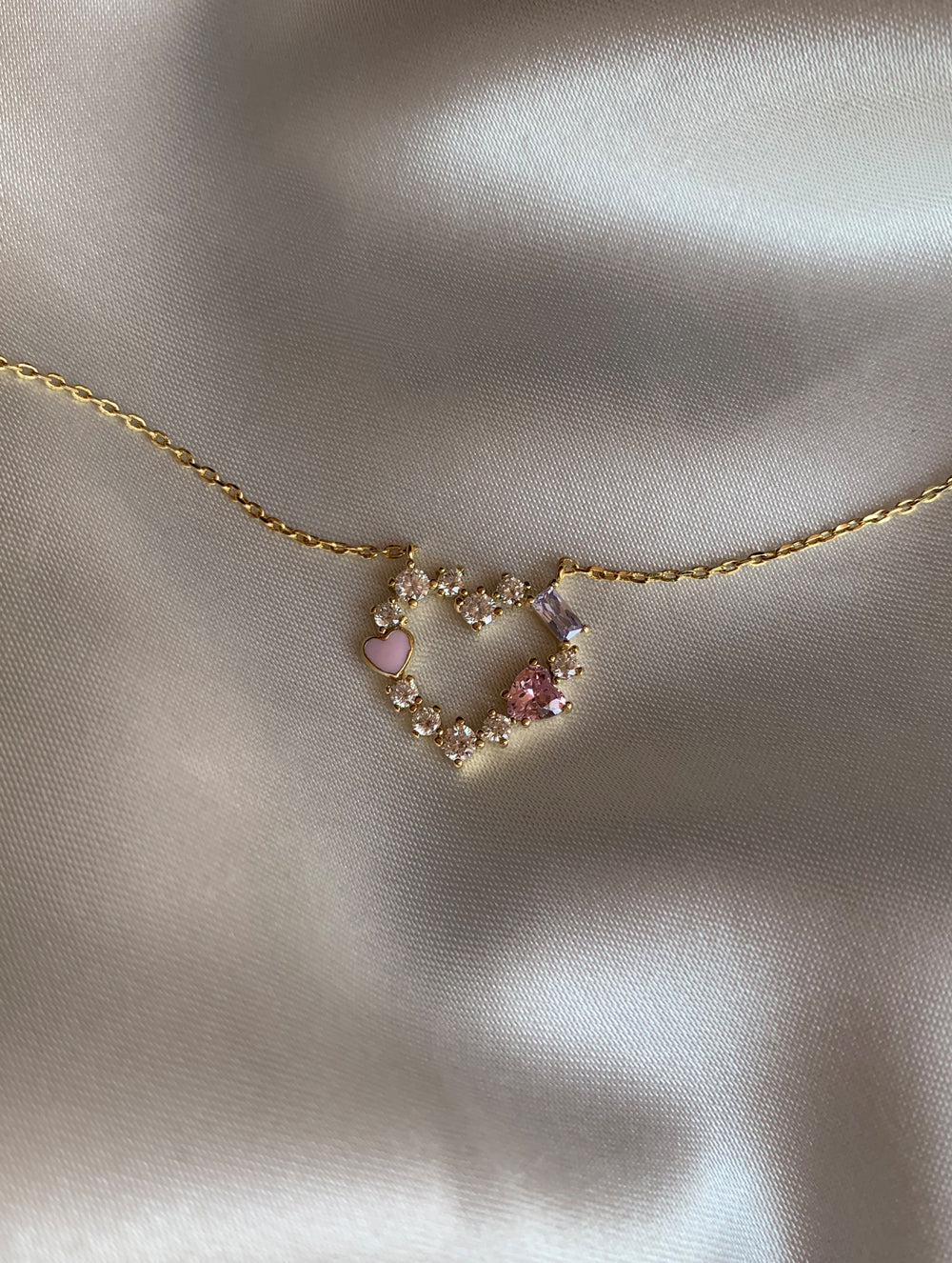 【SOFT SEOUL】 soft three heart choker gold SOFT SEOUL】 soft three heart choker gold