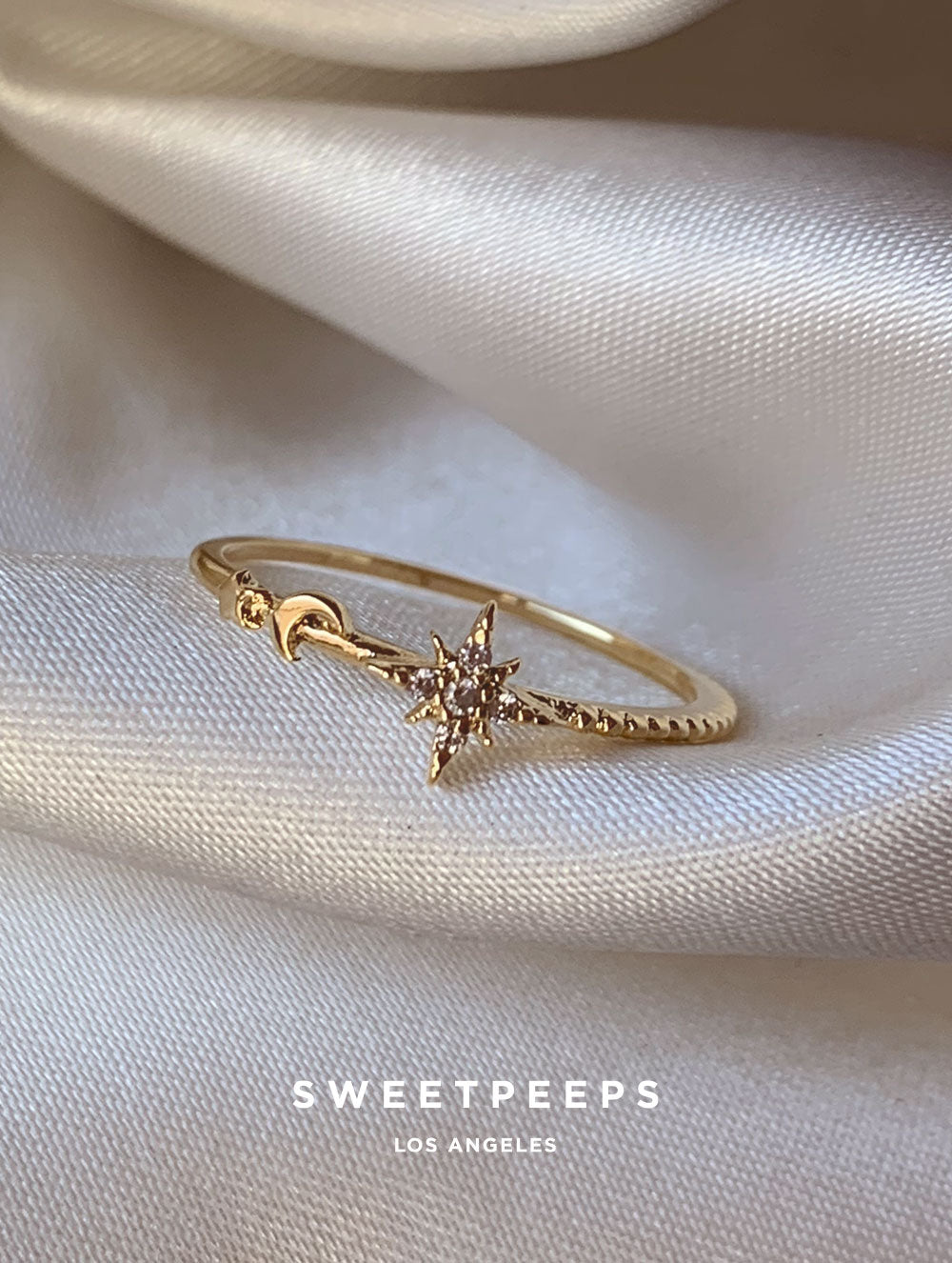 Wonderland Classic Ring