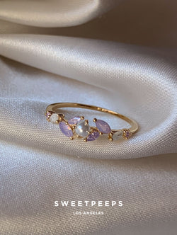 Elsa Pearl Leaf Ring