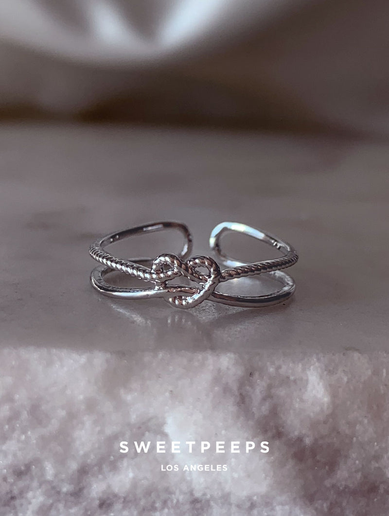 Pretzel Heart Ring - Silver