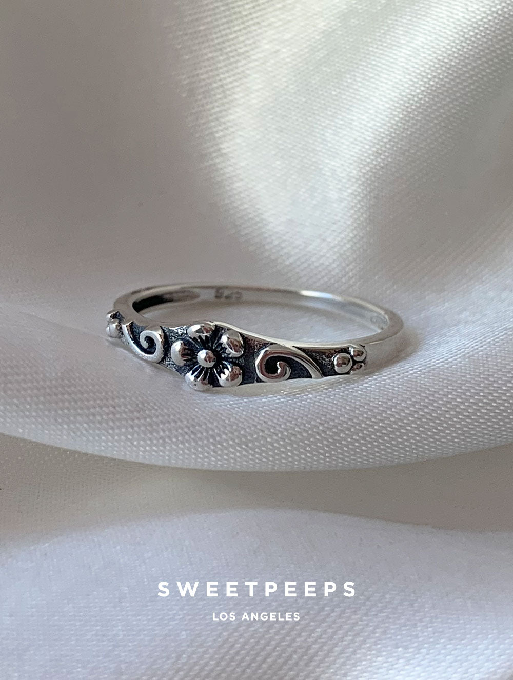 Engraved Flower Ring (Silver)