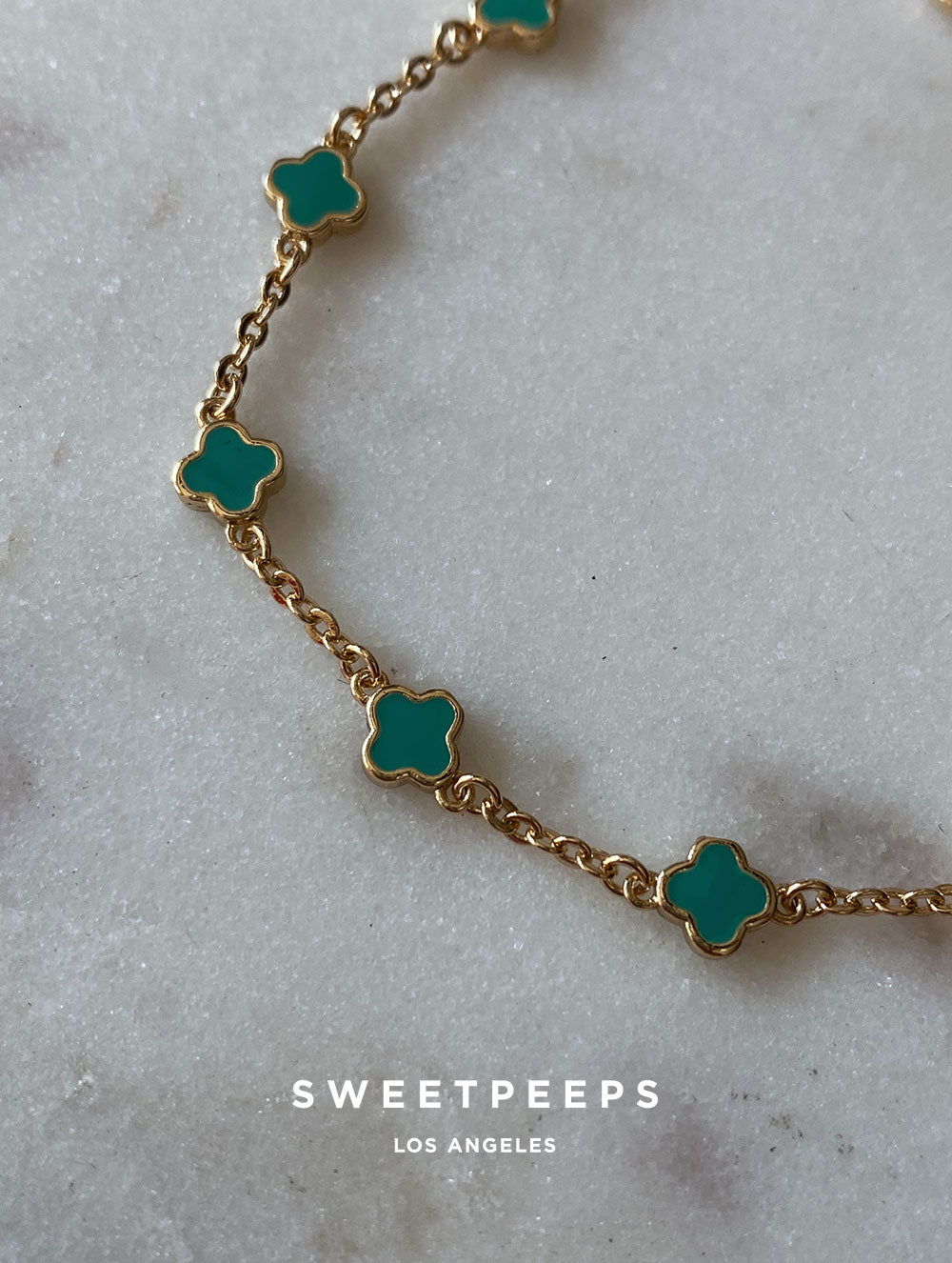 Green Tiny Clovers Bracelet