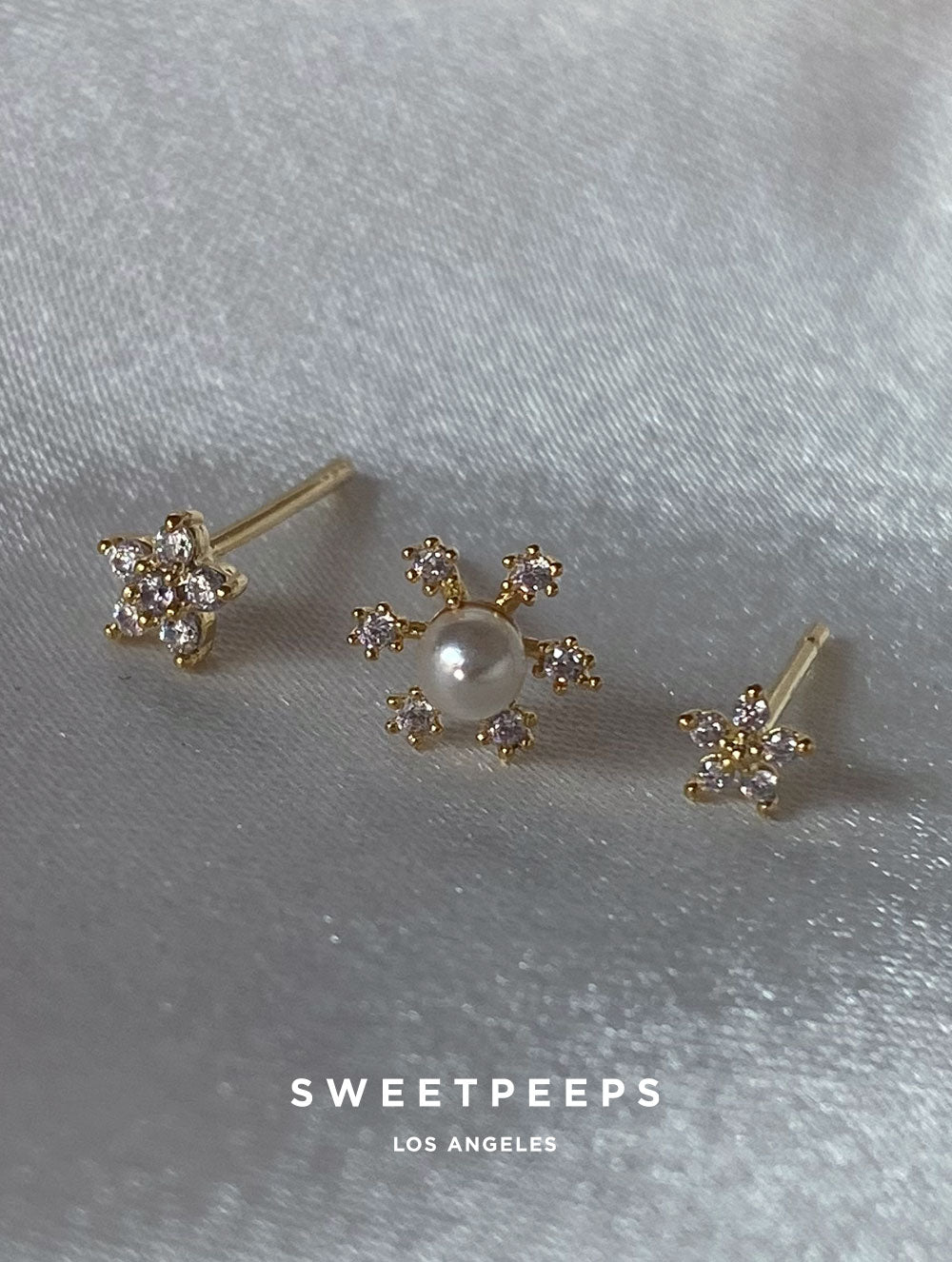 Snowflake Flower Stud Set