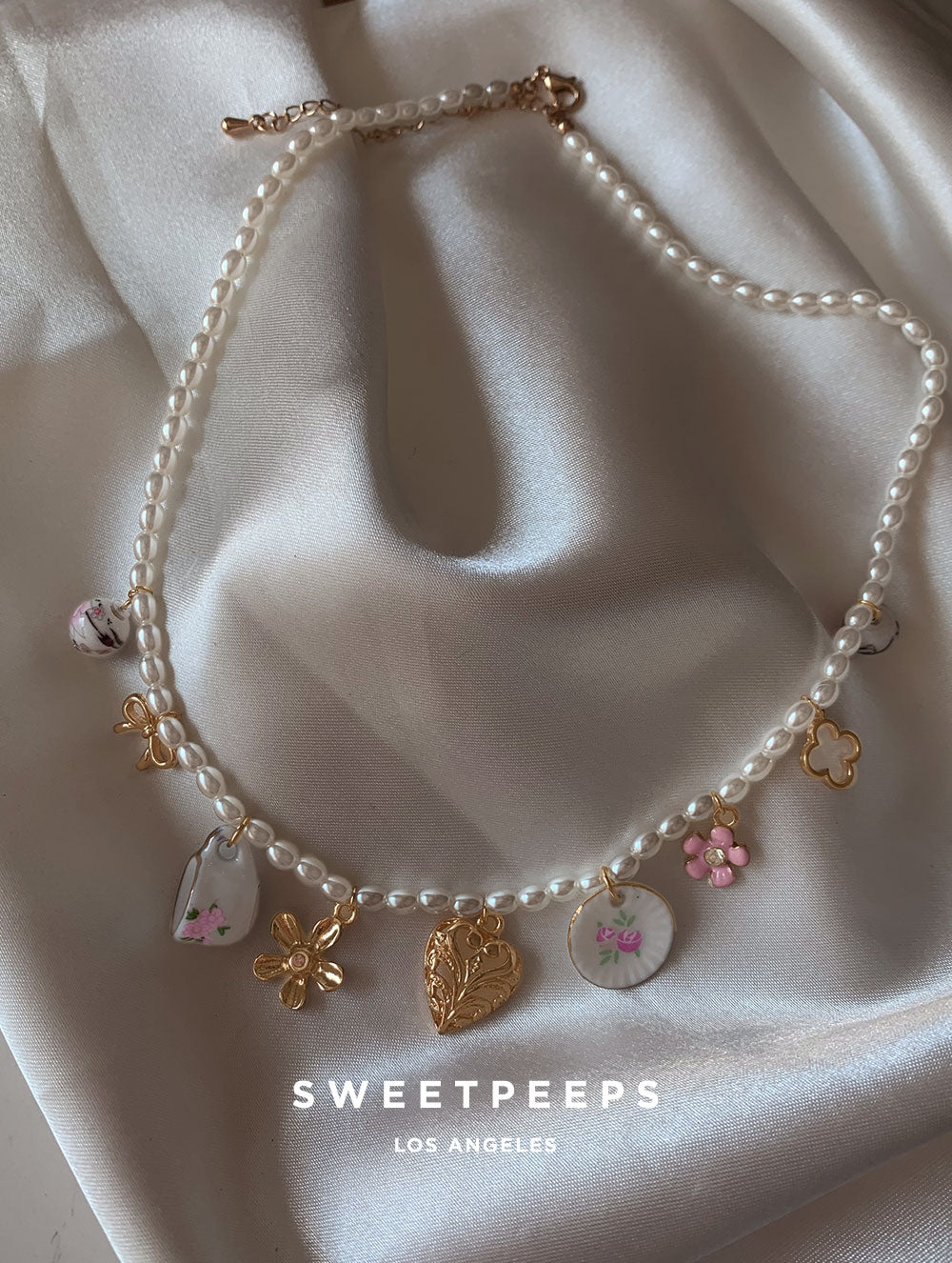 Vintage Coquette Pearl Necklace