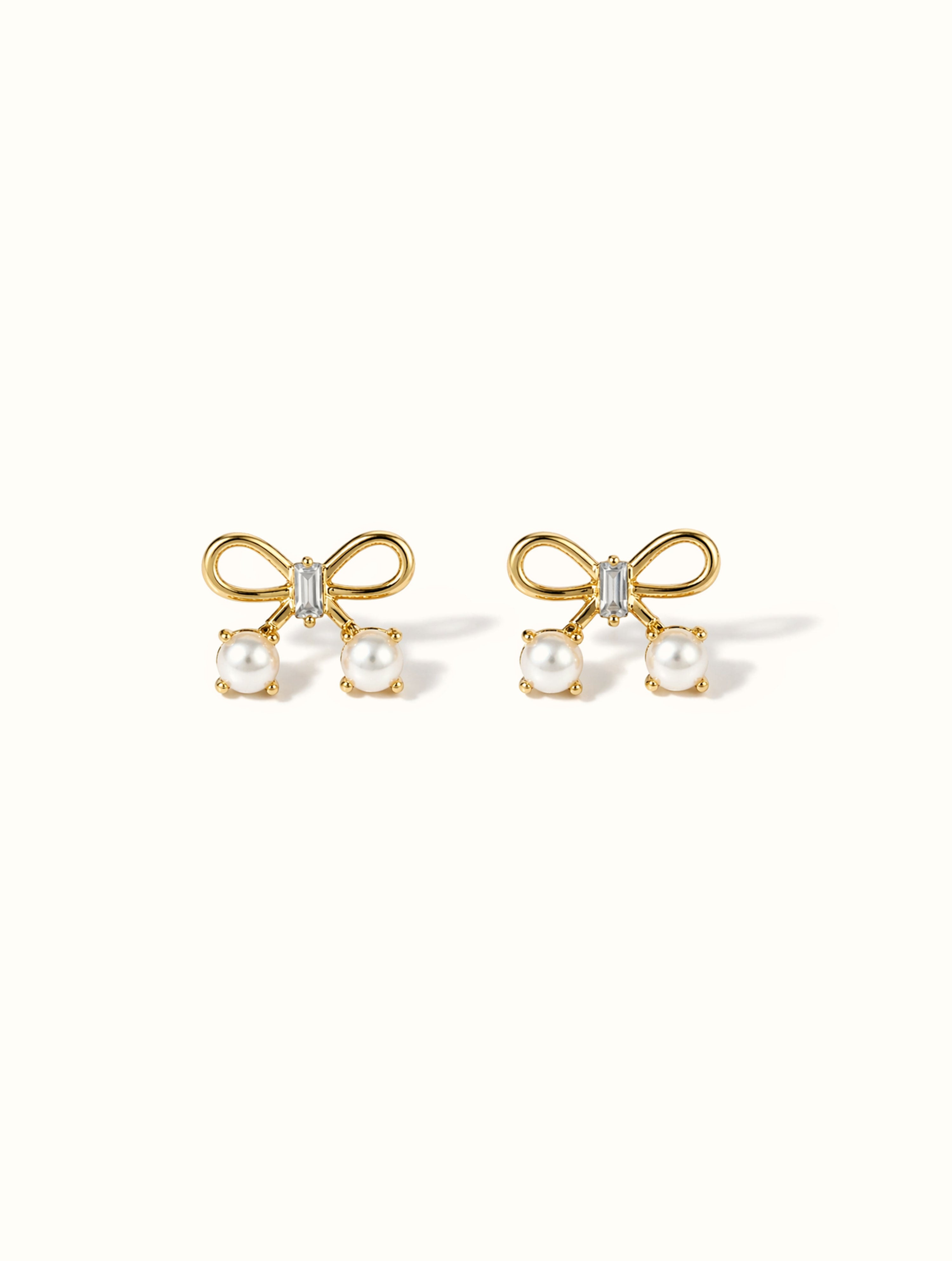 Jollie Tiny Pearl Bow Studs