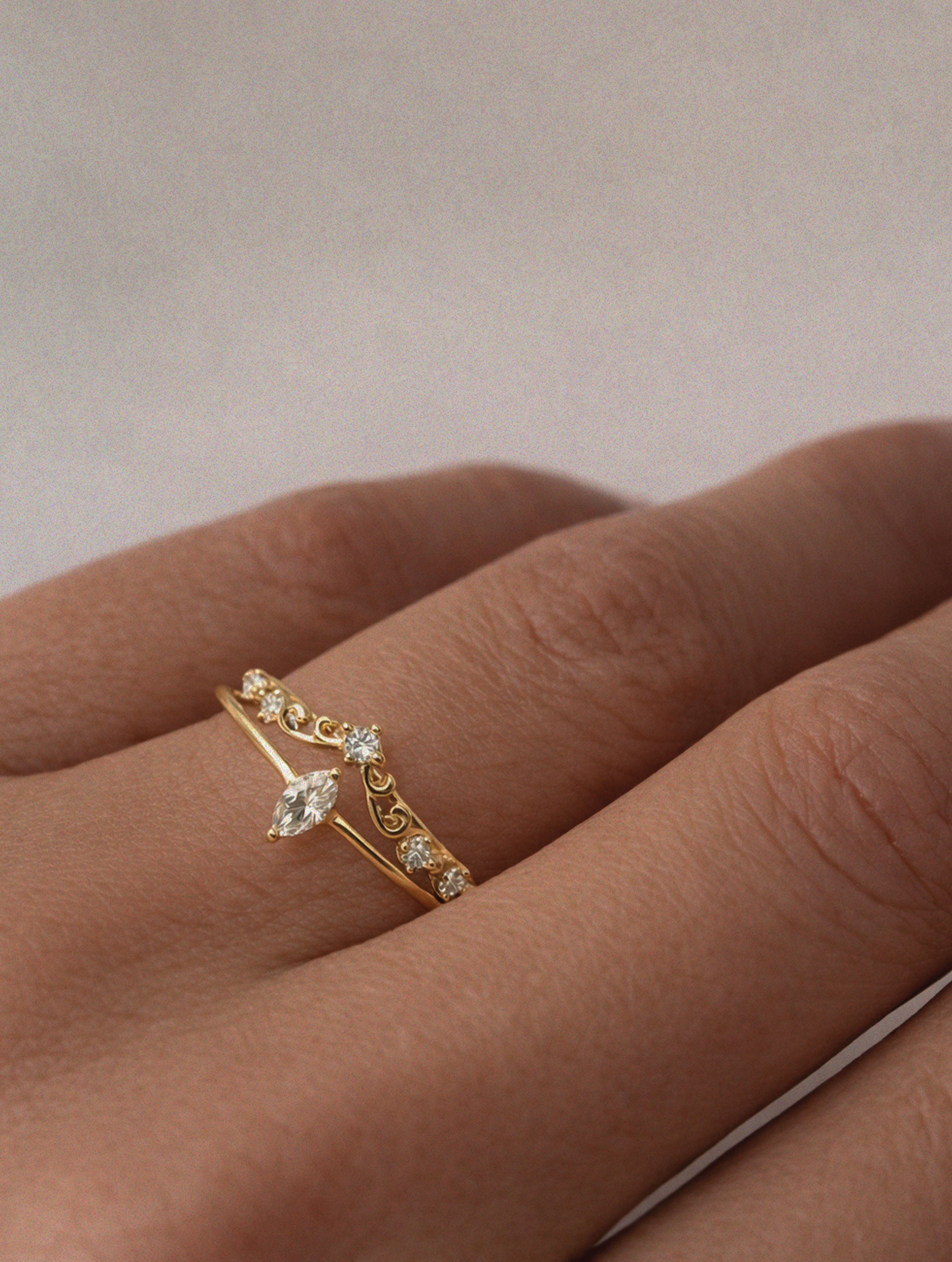 Shimmer Throne Ring