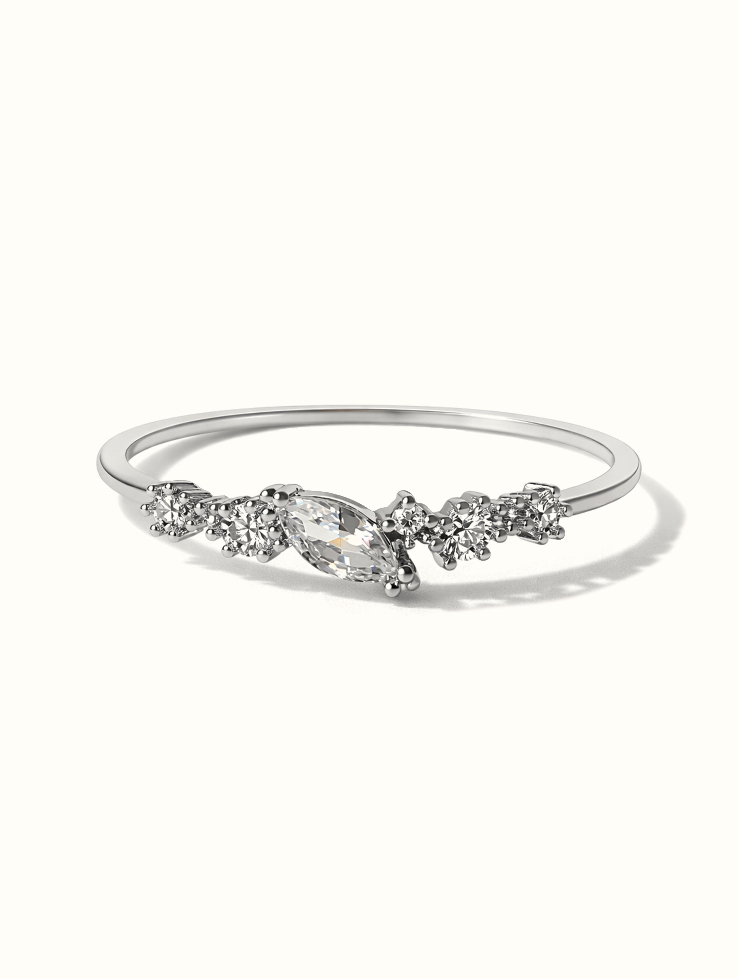 Yumi Classic Crystal Ring - Silver