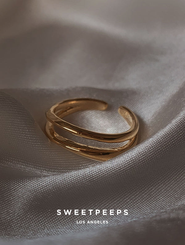 Jennifer Classic Gold Ring