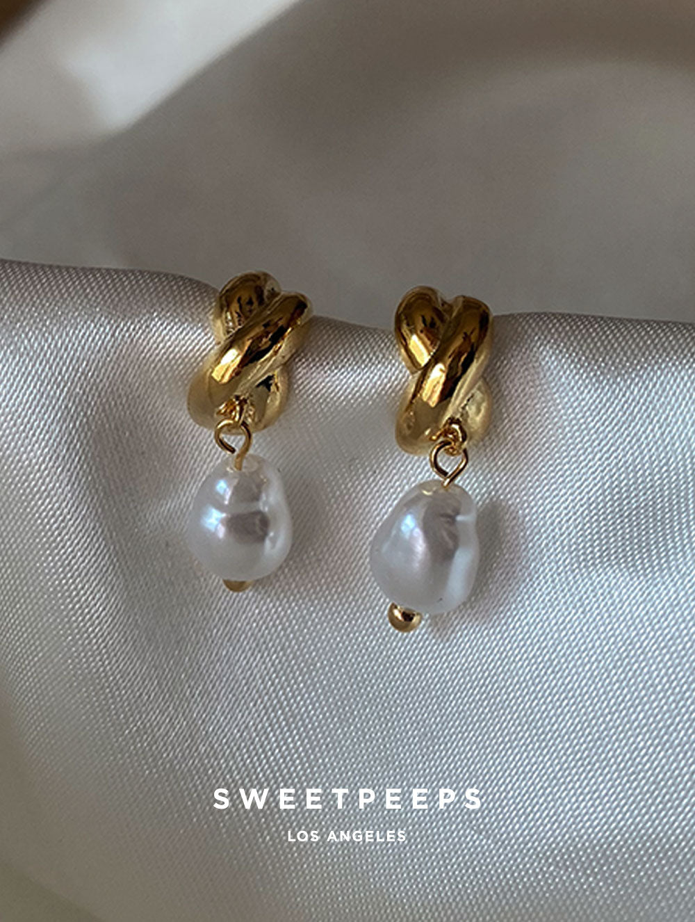 Knotted Pearl Studs
