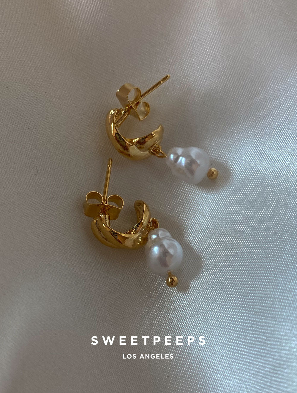 Knotted Pearl Studs