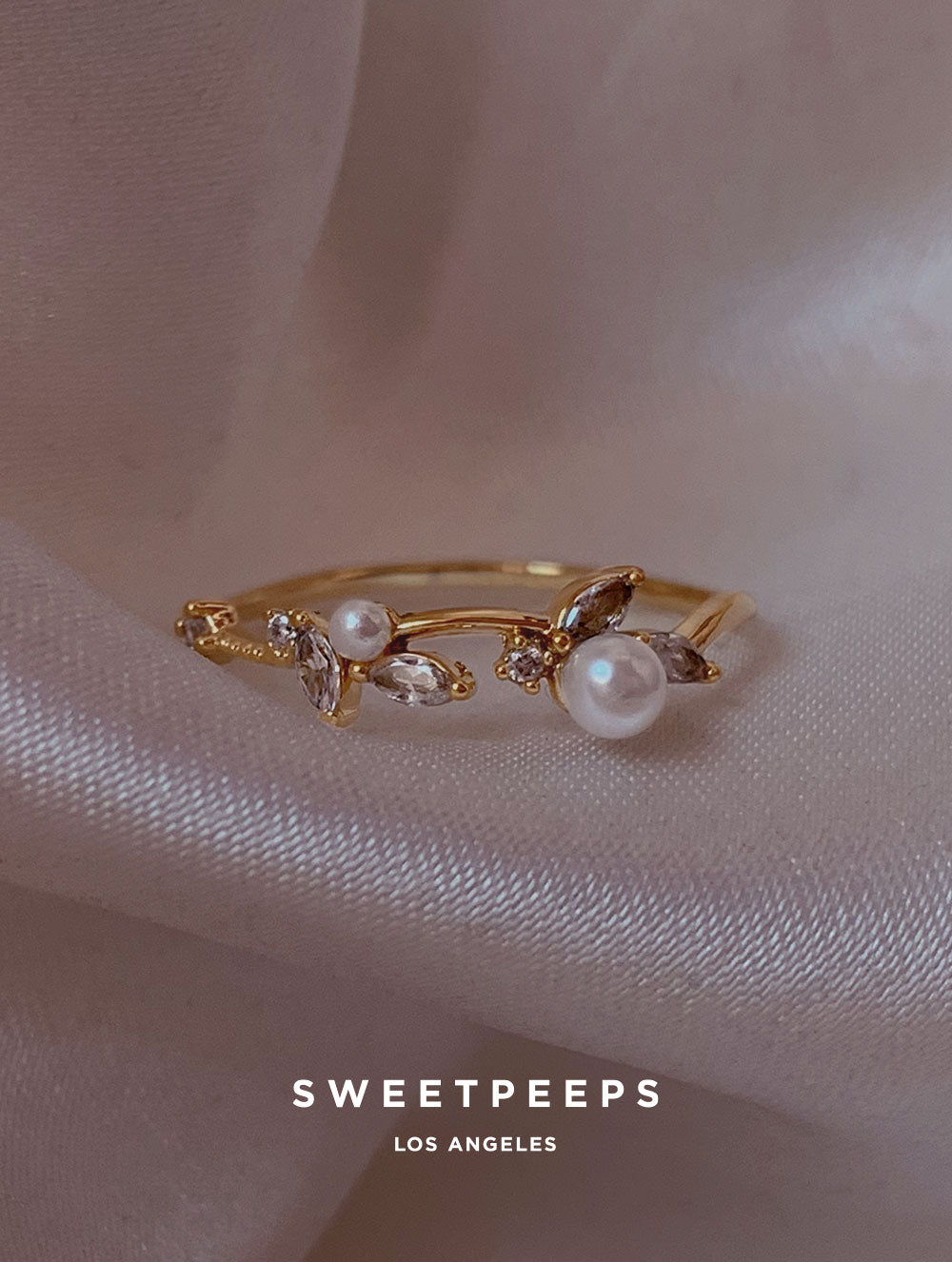 Yolanda Tiny Pearls Ring