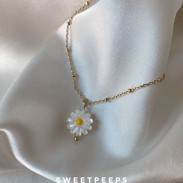 Daisy Flower Necklace