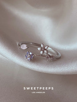 Yuri White Petals Ring - Silver