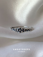Engraved Flower Ring (Silver)
