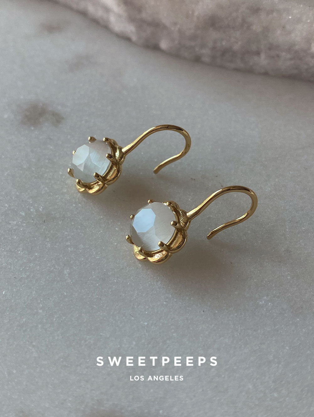 Selune Milky Earrings