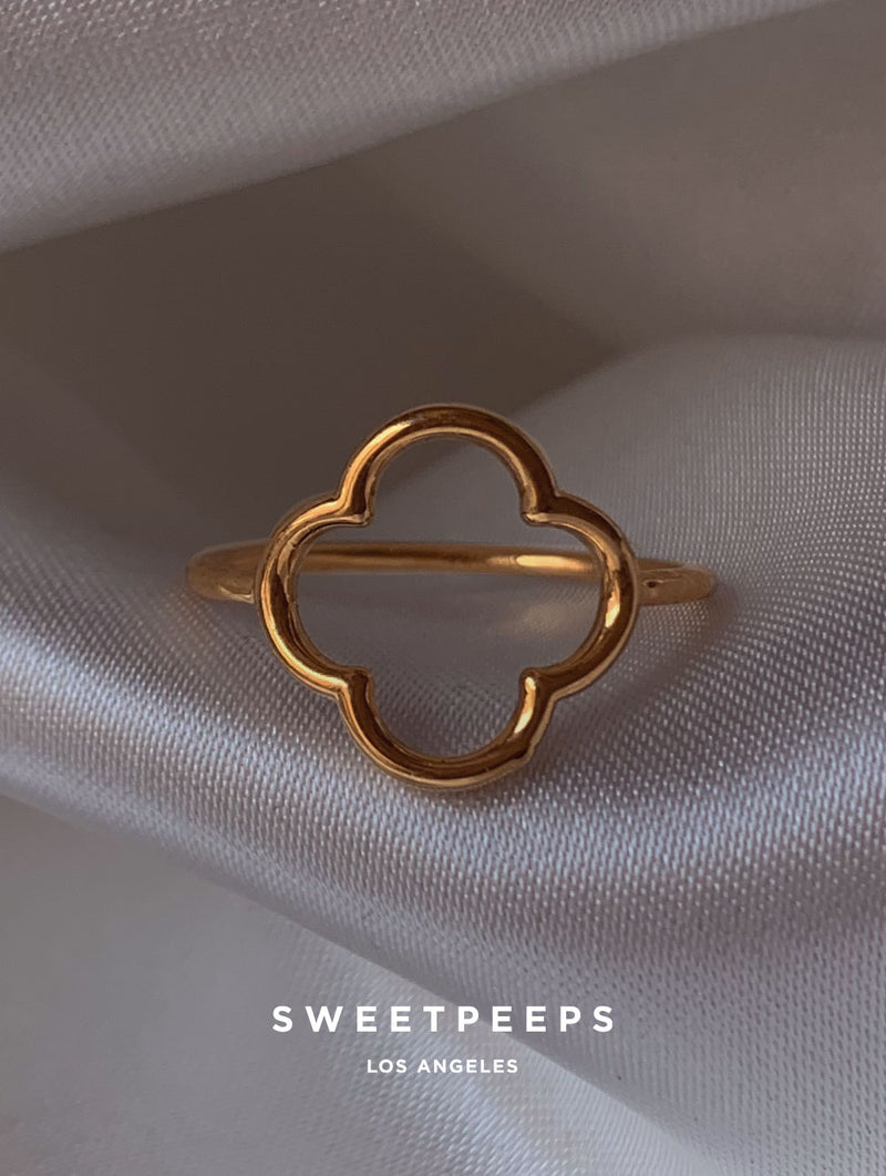 Clover Outline Ring